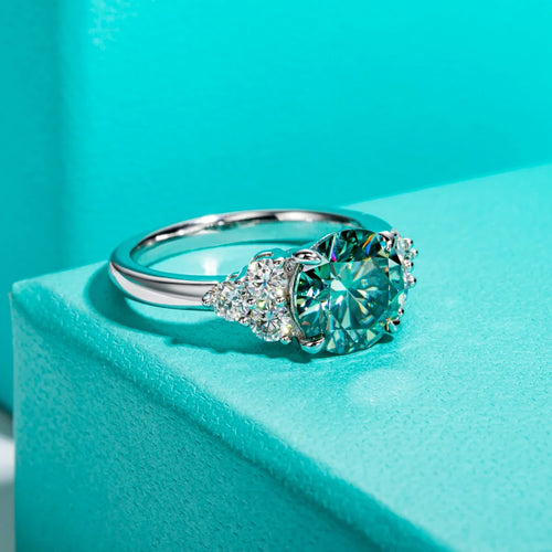 3 CT Round Cut Green Stone Moissanite Engagement Ring-1